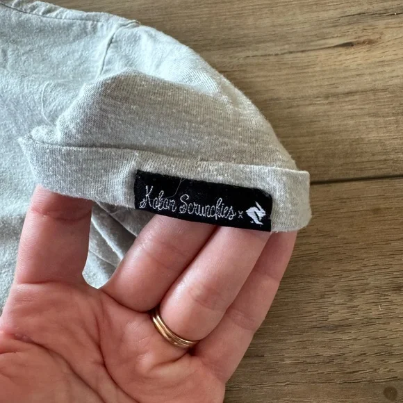 Rabbit Running x Kokom Scrunchies Remix Pocket Tee | M | VGUC | Grey/Floral - Picture 7 of 7